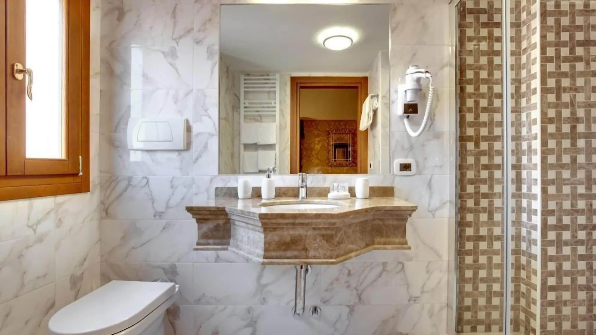 Hotel Casanova Venice 4*,  Italy