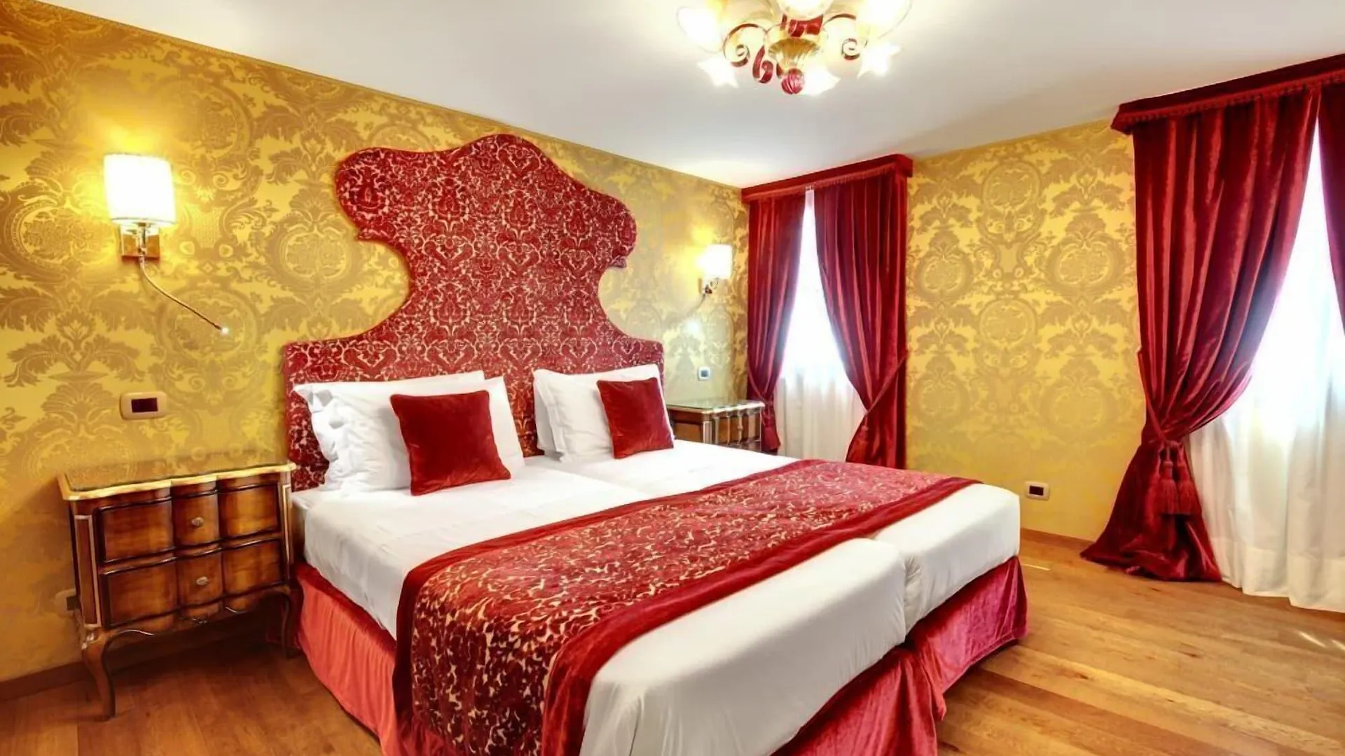 فندق كازانوفا البندقية 4*,