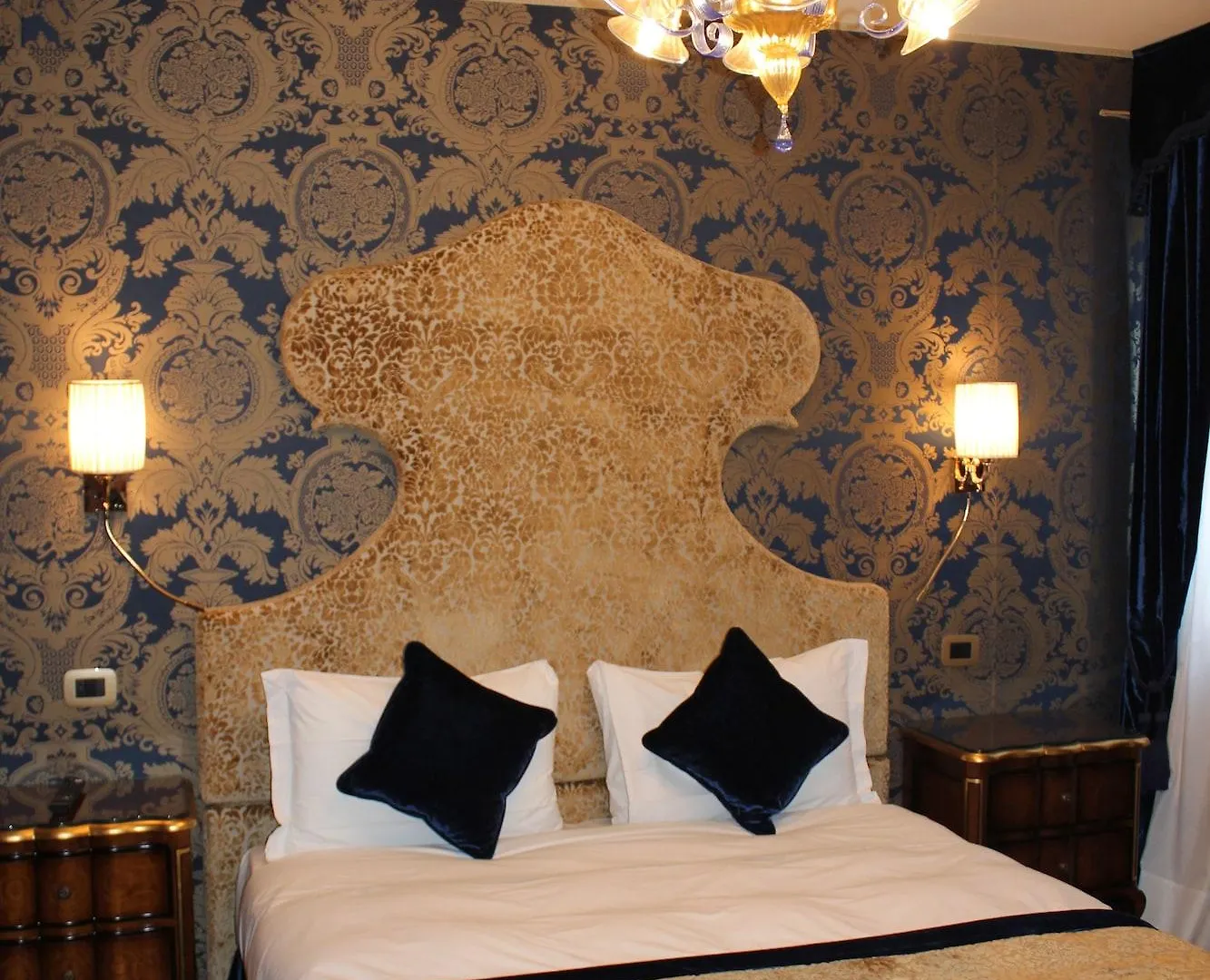 Hotel Casanova Venice 4*,  Italy