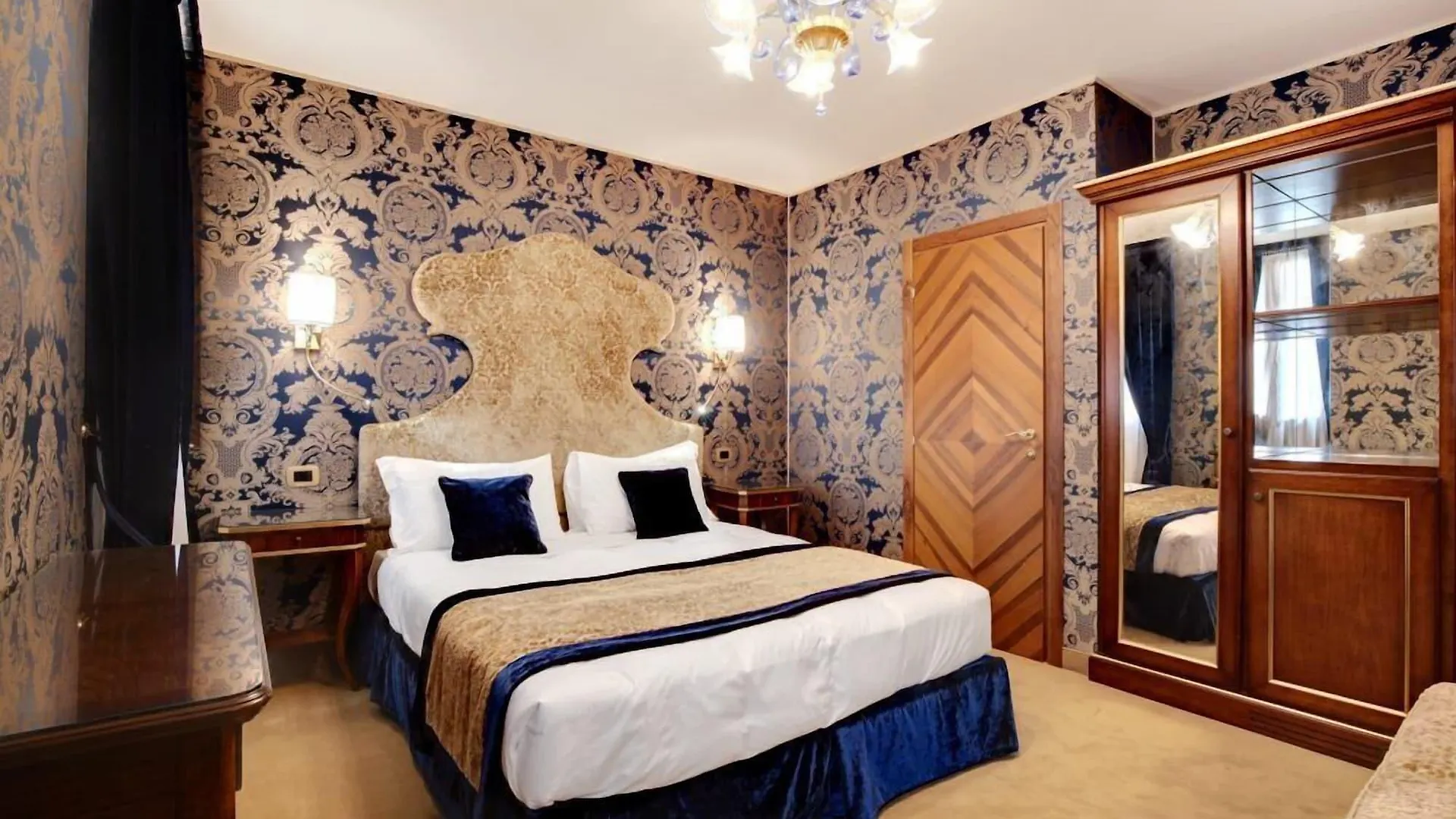 Hotel Casanova Venice